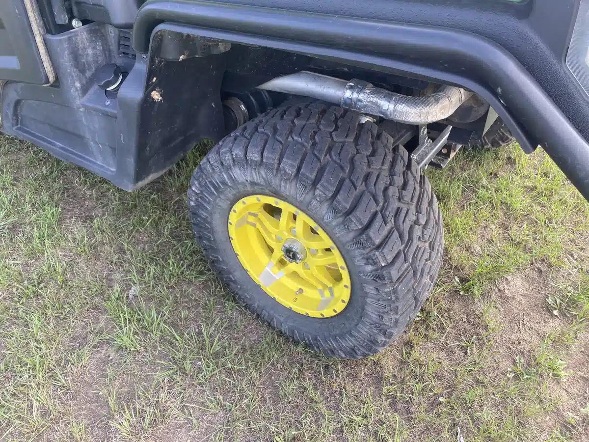 Gallery image 2 for Used 2024 John Deere XUV 835R Utility Vehicle