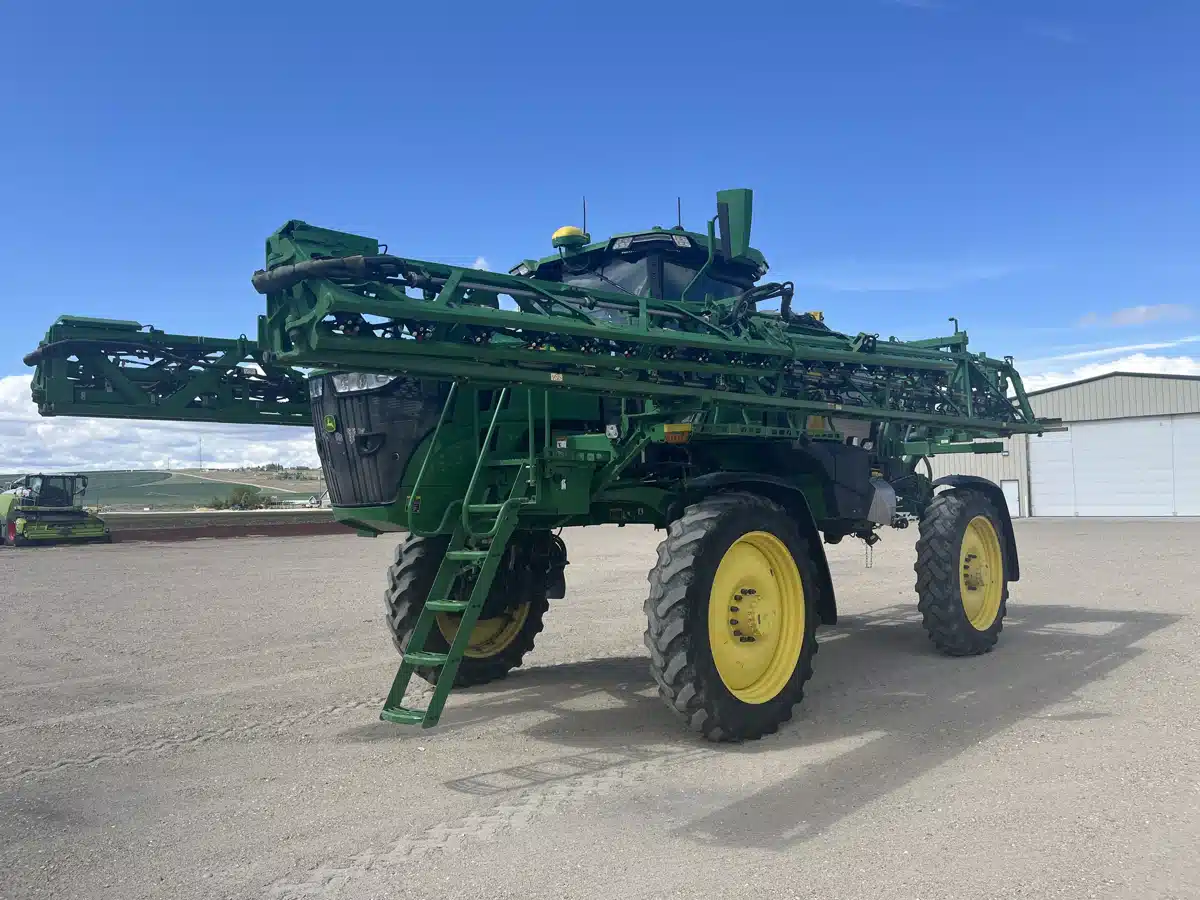 Gallery image 1 for Used 2022 John Deere 410R Sprayer - Self Propelled