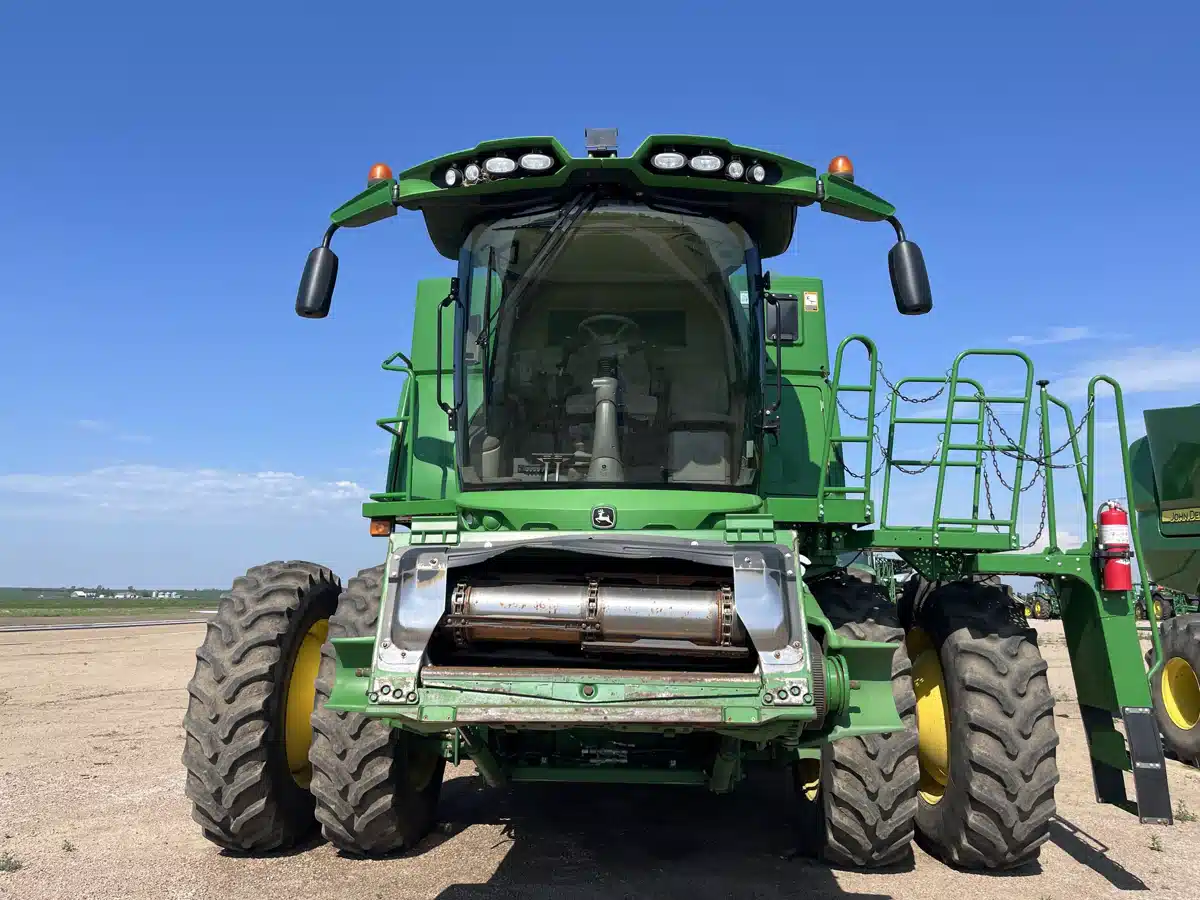 Gallery image 2 for Used 2014 John Deere S670 Combine