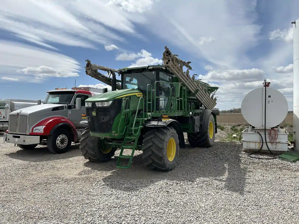 Gallery image 1 for Used 2023 John Deere 800R Anhydrous Applicator
