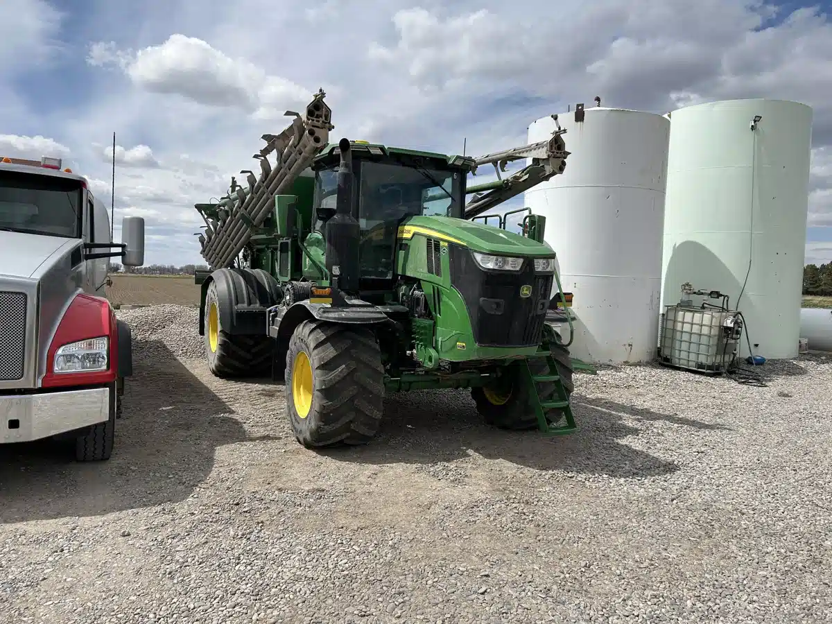 Gallery image 2 for Used 2023 John Deere 800R Anhydrous Applicator