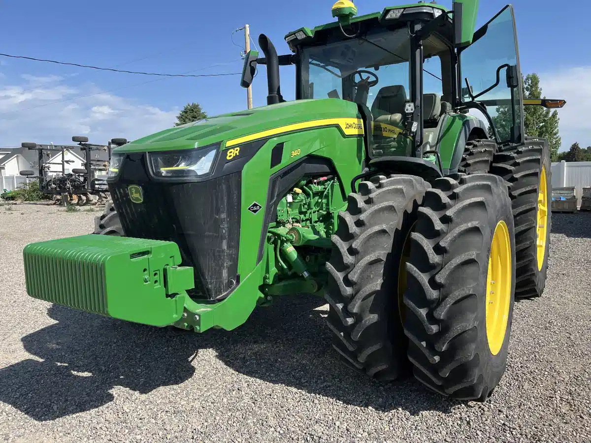 Gallery image 1 for Used 2022 John Deere 8R 340 Tractor
