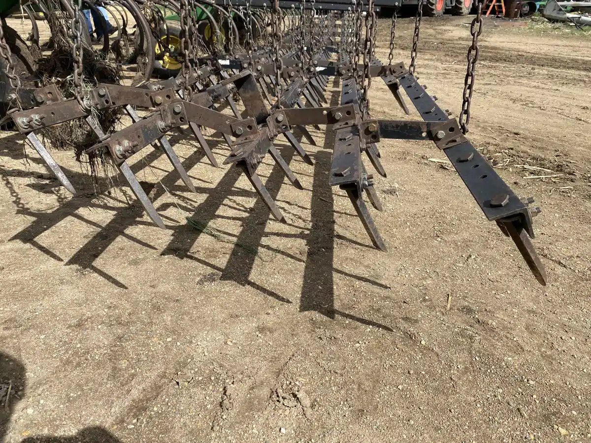 Gallery image 2 for Used 2006 John Deere 2210 Cultivator