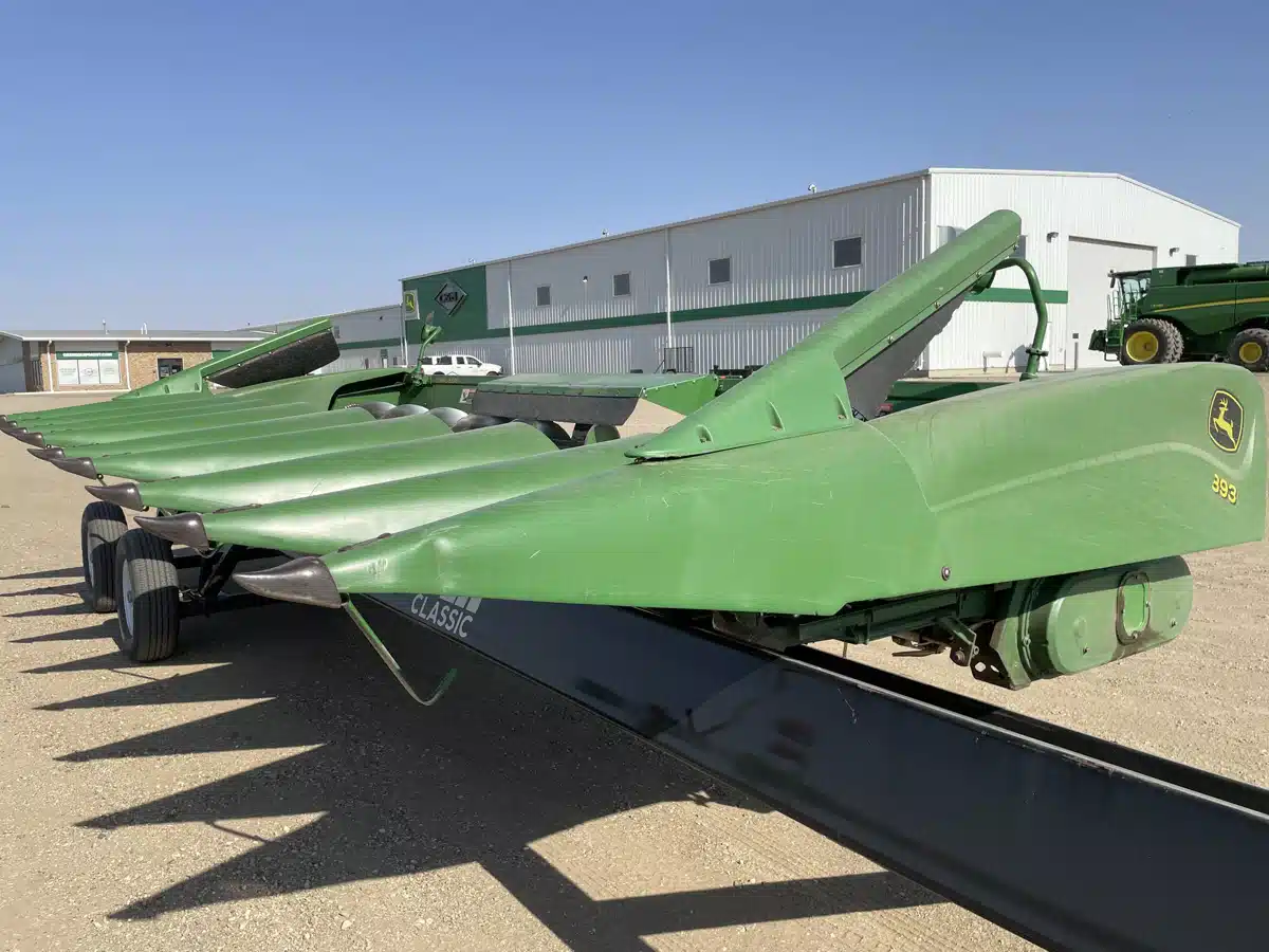 Gallery image 1 for Used 2002 John Deere 893 Header - Row Crop