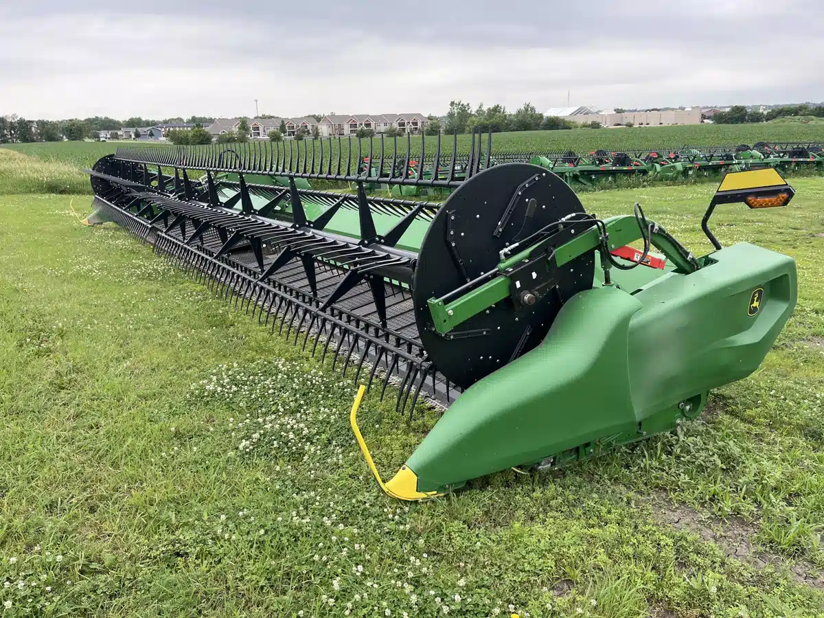 Gallery image 1 for Used 2023 John Deere RD45F Header Combine