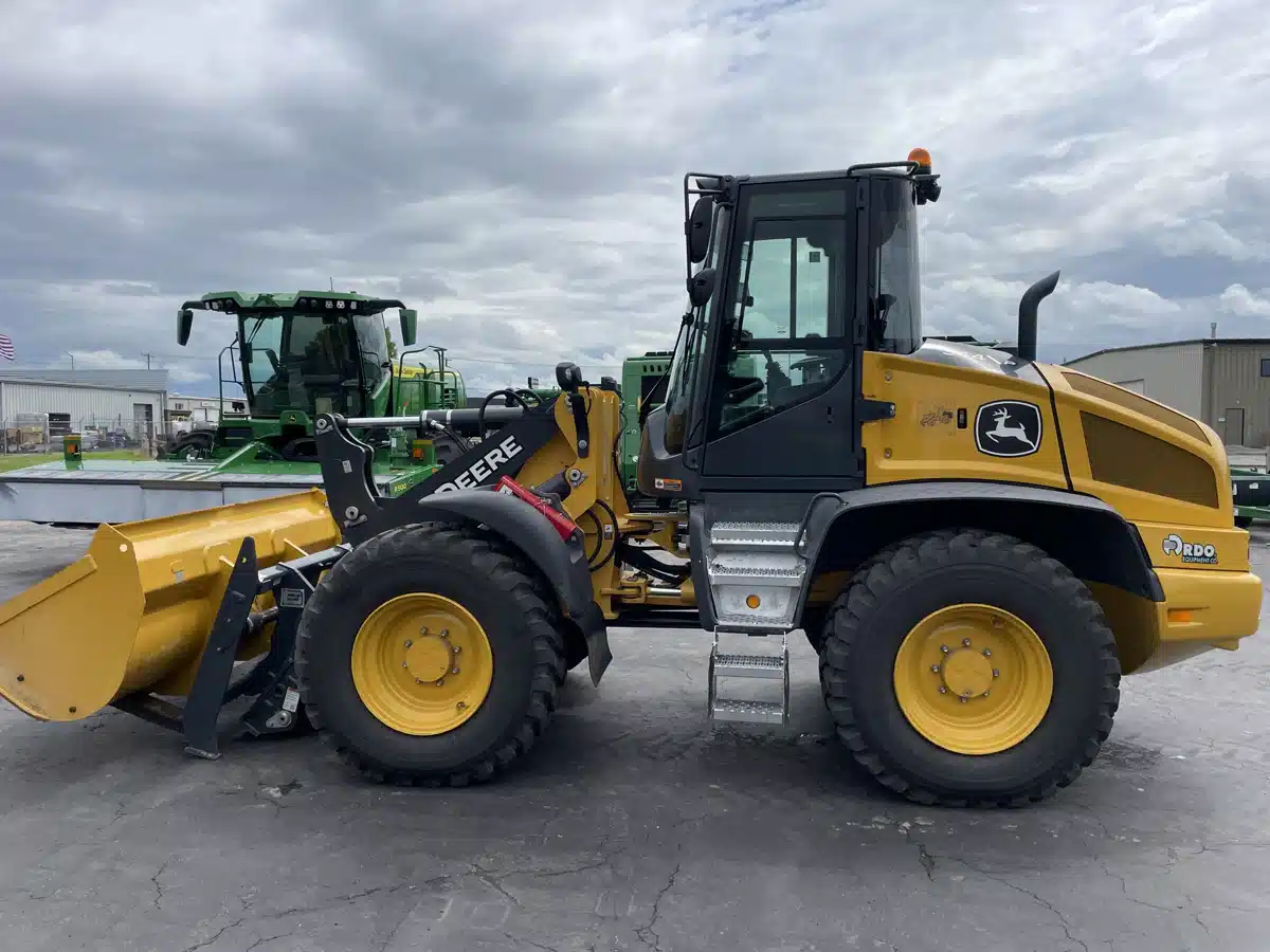 Gallery image 2 for Used 2023 John Deere 344P Tractor Loader