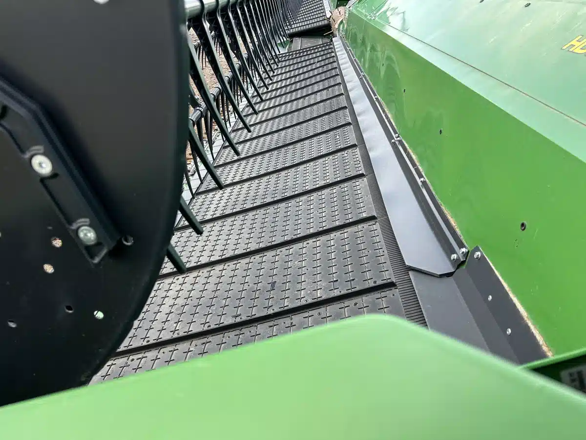 Gallery image 2 for Used 2024 John Deere HD50F Header - Flex