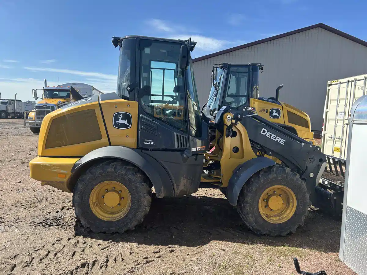 Gallery image 1 for Used 2024 John Deere 326 P Tractor Loader