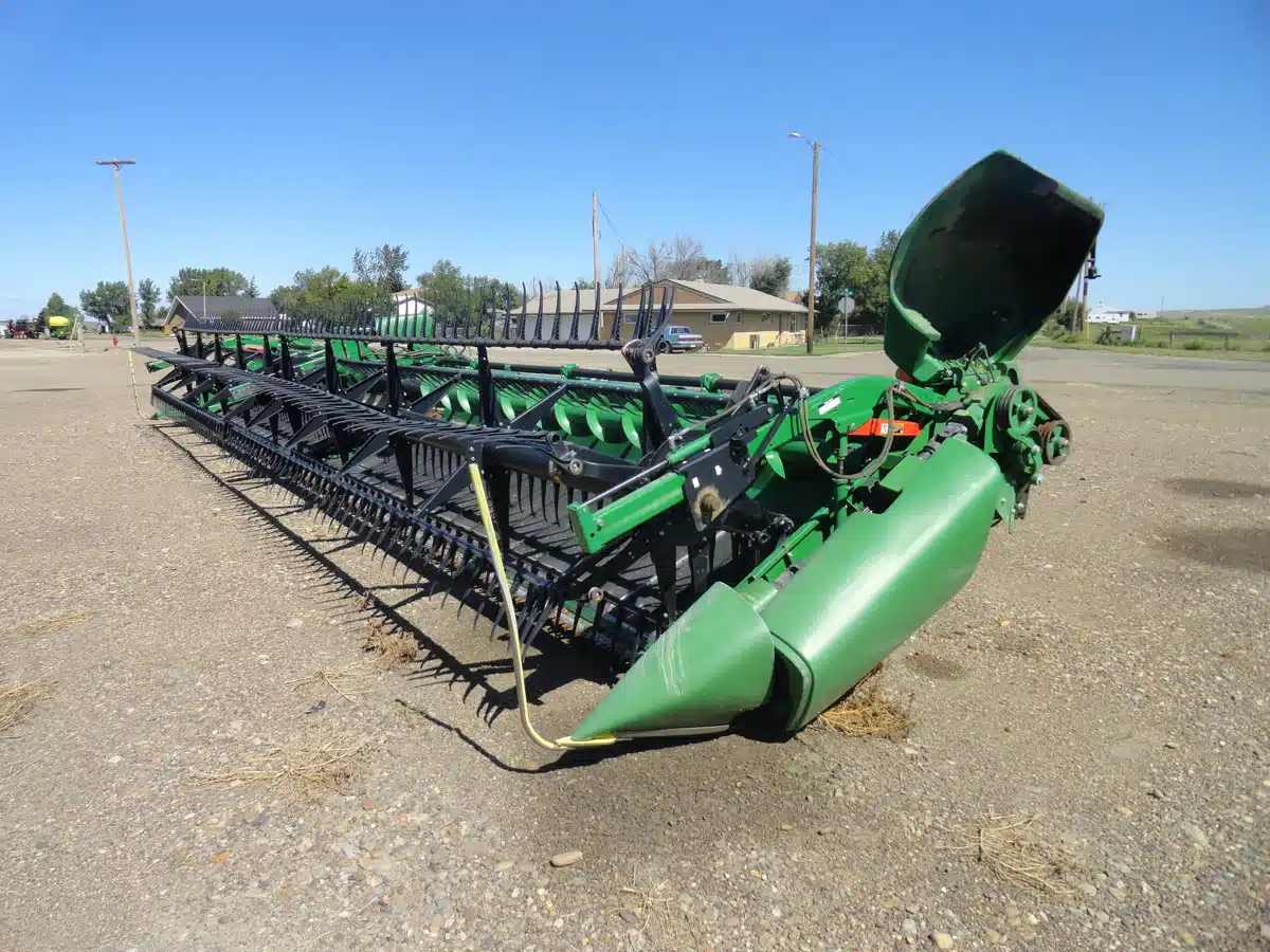 Gallery image 1 for Used 2020 John Deere 740D Header - Draper