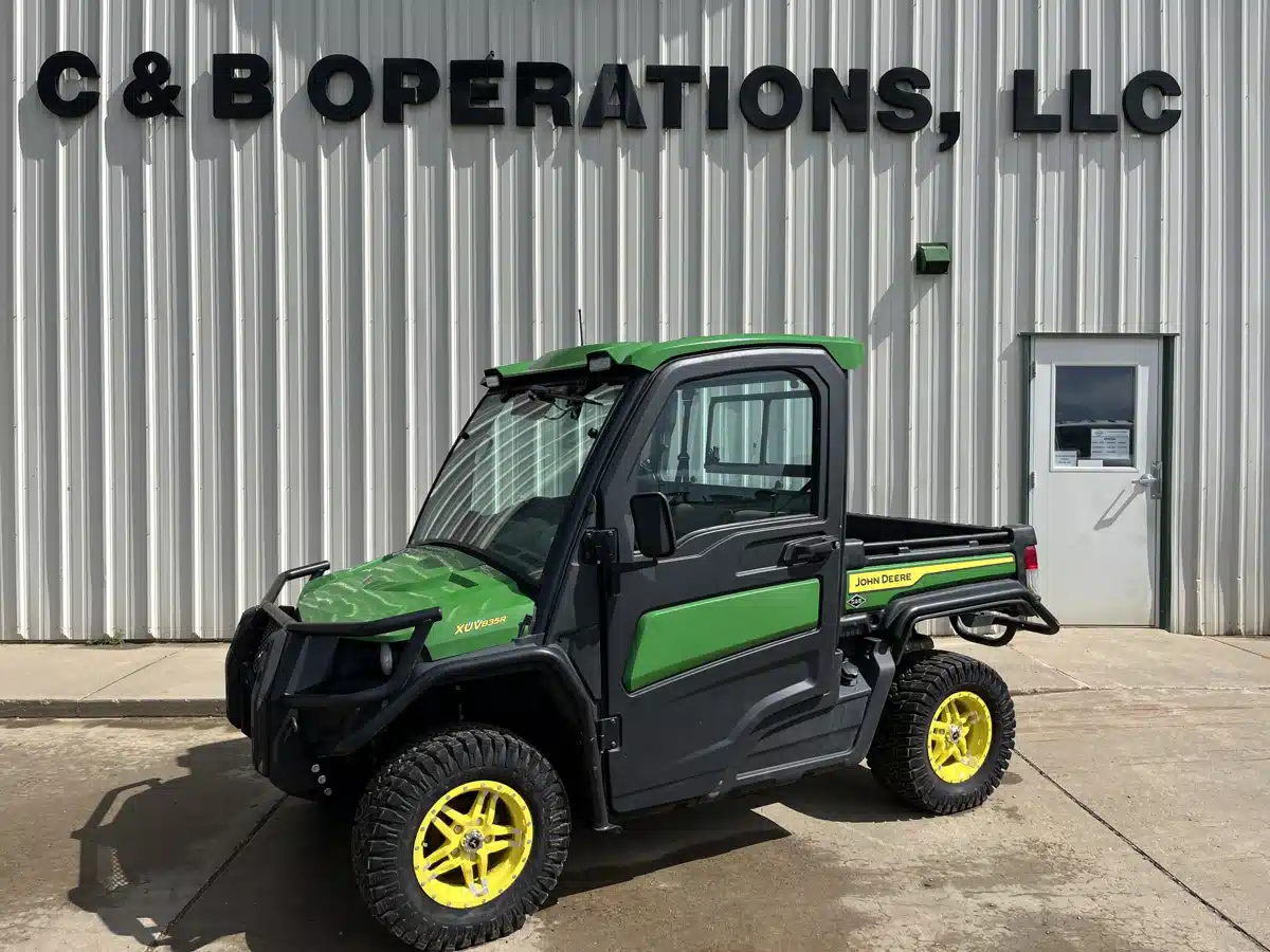 Gallery image 1 for Used 2022 John Deere XUV 835R Utility Vehicle