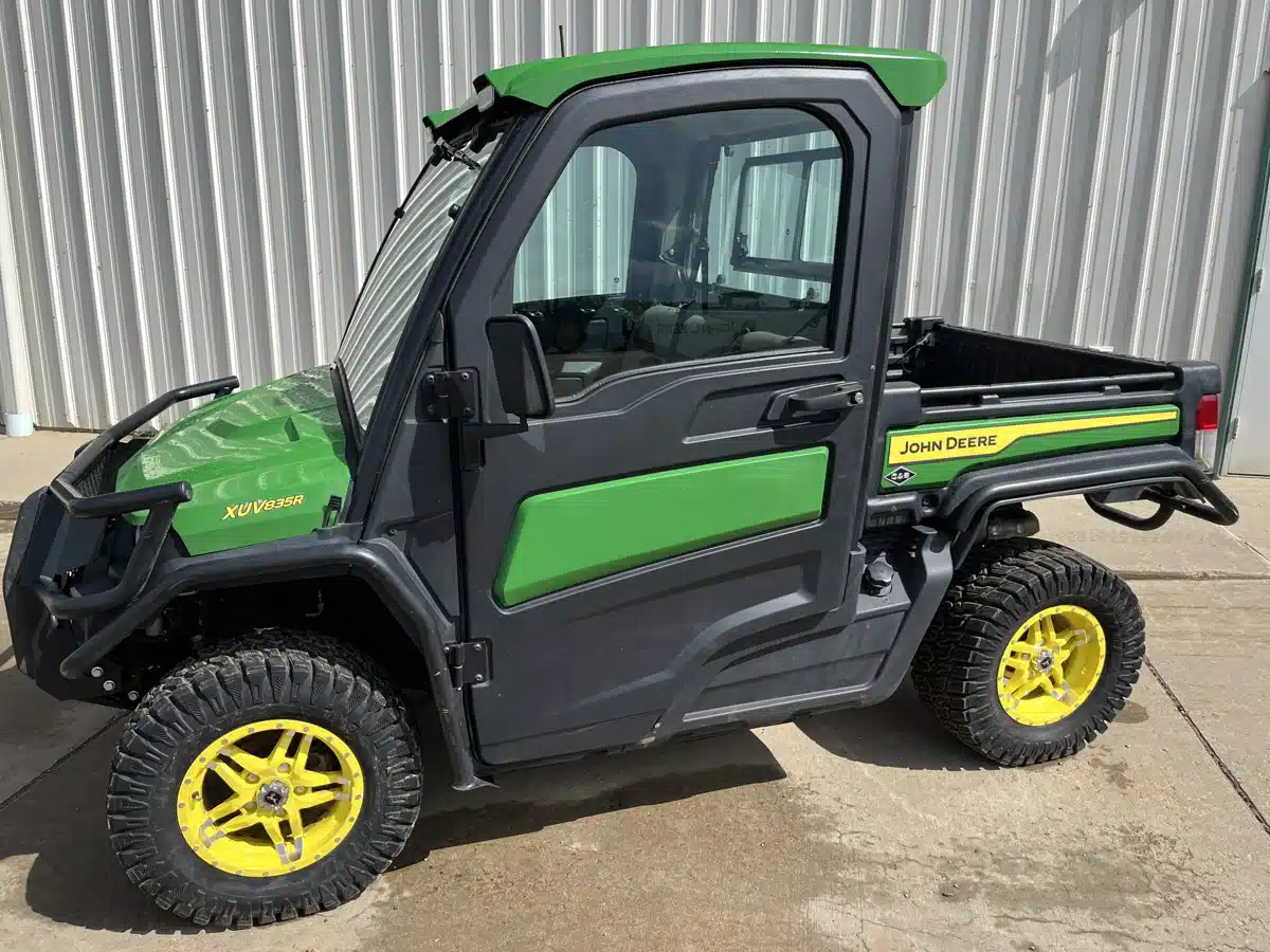 Gallery image 2 for Used 2022 John Deere XUV 835R Utility Vehicle