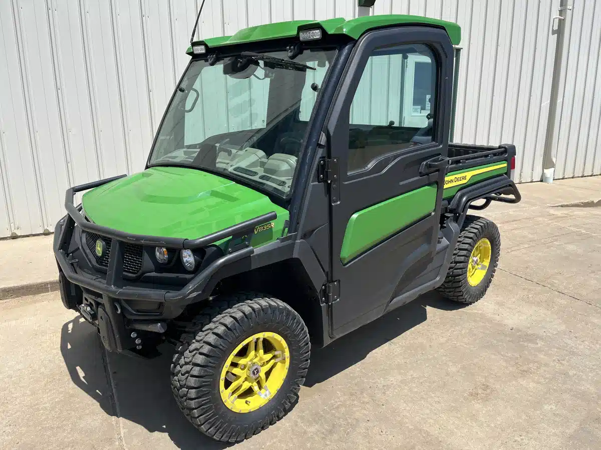 Gallery image 2 for Used 2022 John Deere XUV 835R Utility Vehicle