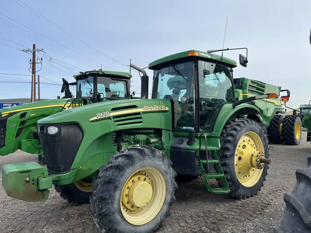 Gallery image 1 for Used 2005 John Deere 7920 Tractor