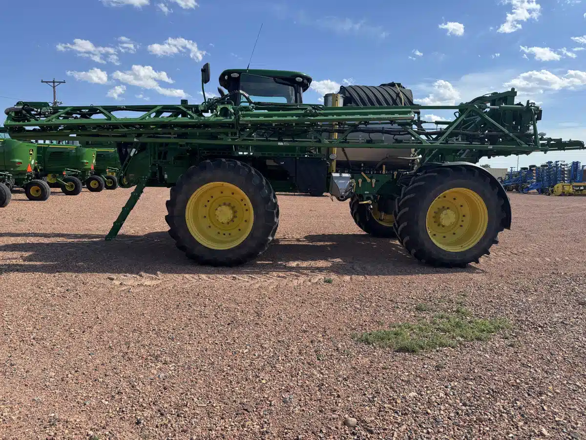 Gallery image 1 for Used 2019 John Deere R4045 Sprayer - Self Propelled