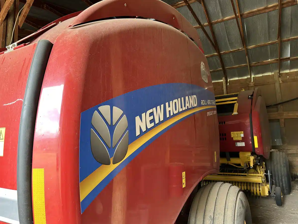 Gallery image 2 for Used 2015 New Holland ROLL-BELT 560 Round Baler