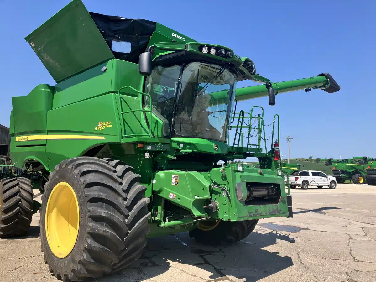 Gallery image 2 for Used 2024 John Deere S780 HILLCO Combine