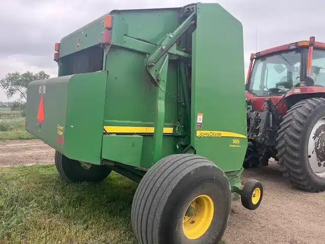Gallery image 2 for Used 2014 John Deere 569 Round Baler