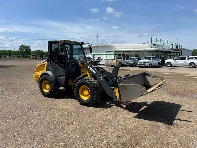 Gallery image 2 for Used 2021 John Deere 204L Tractor Loader