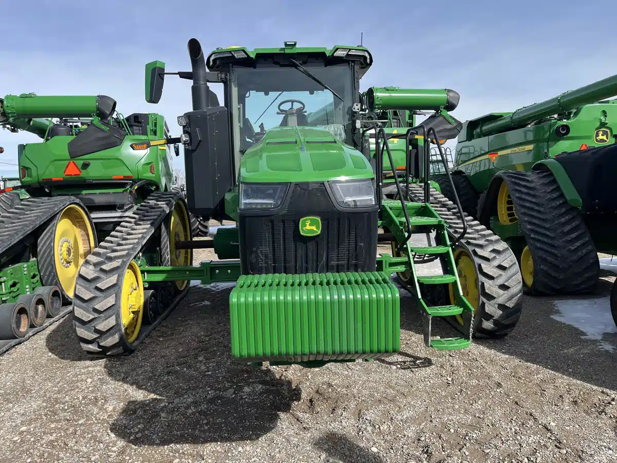 Gallery image 2 for 2023 John Deere 8RT 370 Tractor