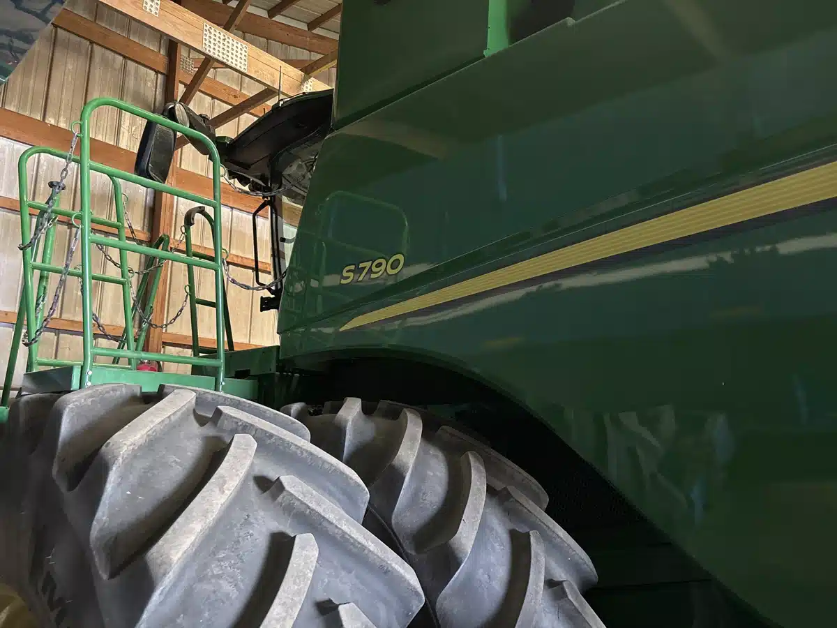 Gallery image 2 for Used 2023 John Deere S790 Combine