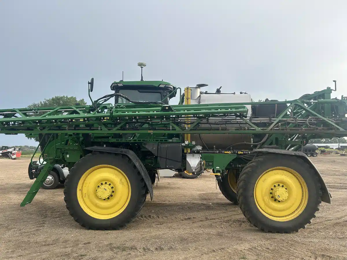 Gallery image 2 for Used 2024 John Deere 616R Sprayer - Self Propelled