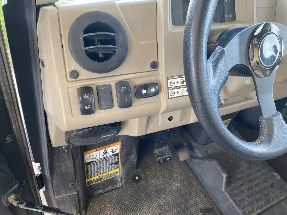 Gallery image 1 for Used 2022 John Deere XUV 835R Utility Vehicle