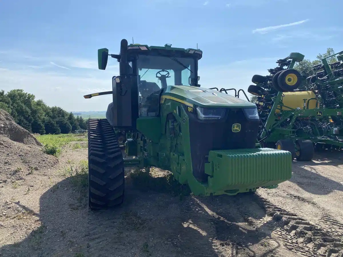 Gallery image 2 for Used 2024 John Deere 8RT 370 Tractor