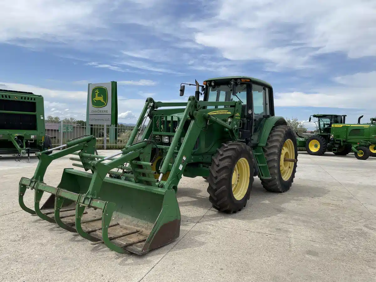 Gallery image 1 for Used 2006 John Deere 7420 Tractor