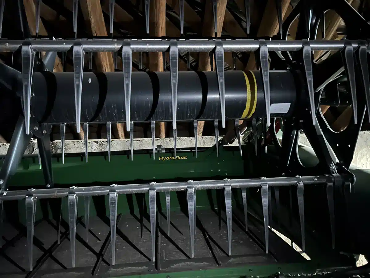 Gallery image 2 for Used 2022 John Deere 735FD Header - Draper