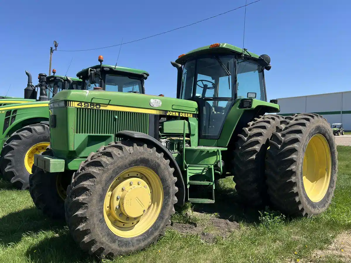 Gallery image 1 for Used 1994 John Deere 4960 Tractor
