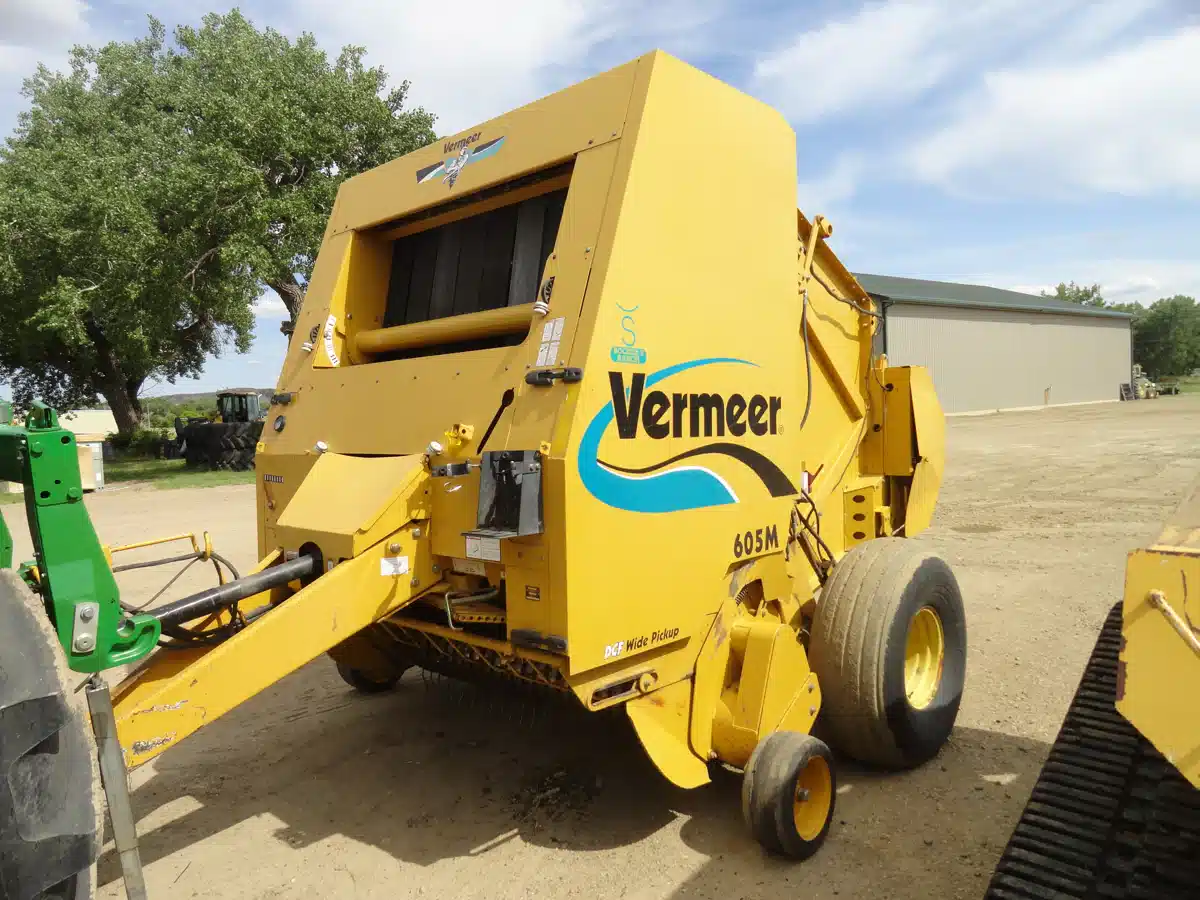 Gallery image 1 for 2005 Vermeer 605M Round Baler