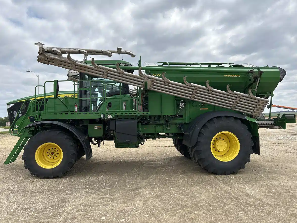 Gallery image 2 for Used 2024 John Deere 800R Anhydrous Applicator