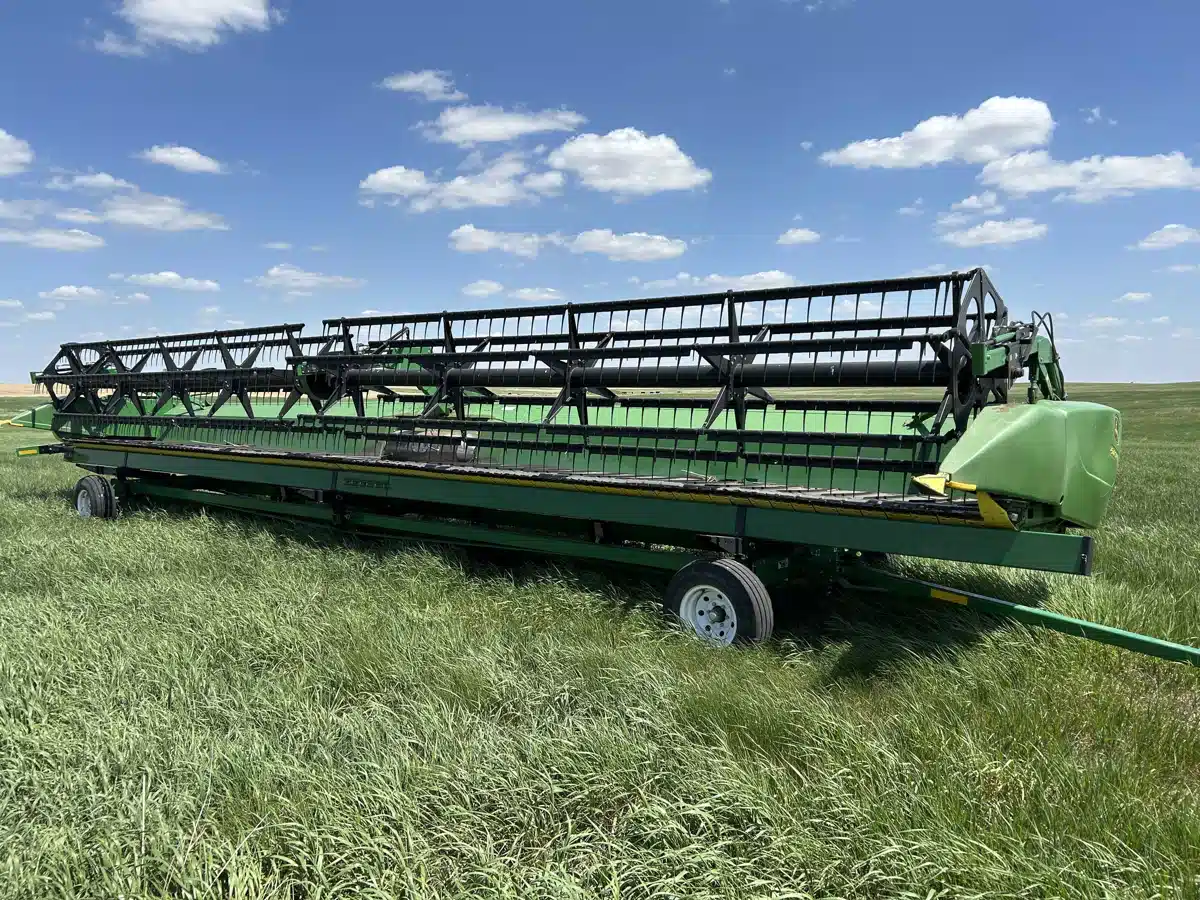 Gallery image 1 for Used 2012 John Deere 640FD Header - Draper