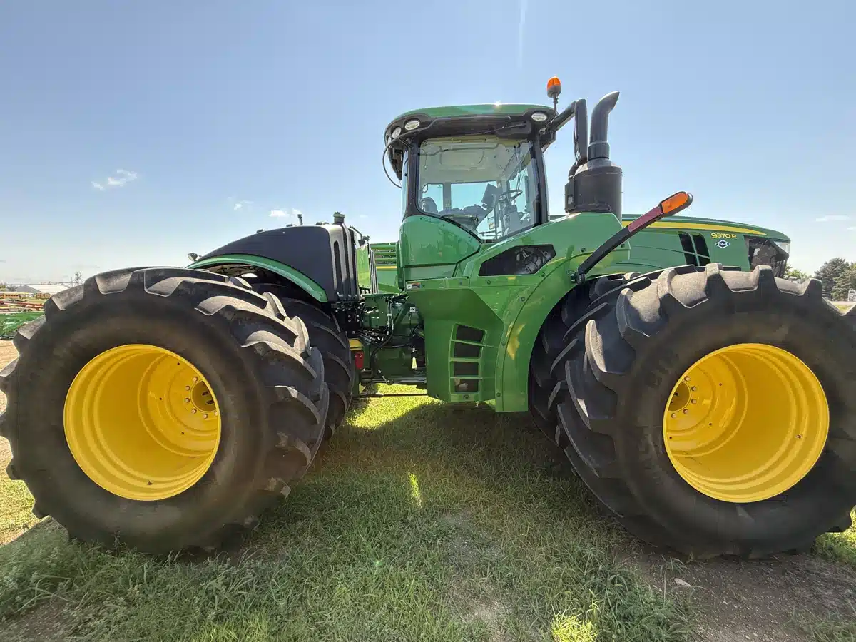 Gallery image 2 for 2020 John Deere 9370R Tractor