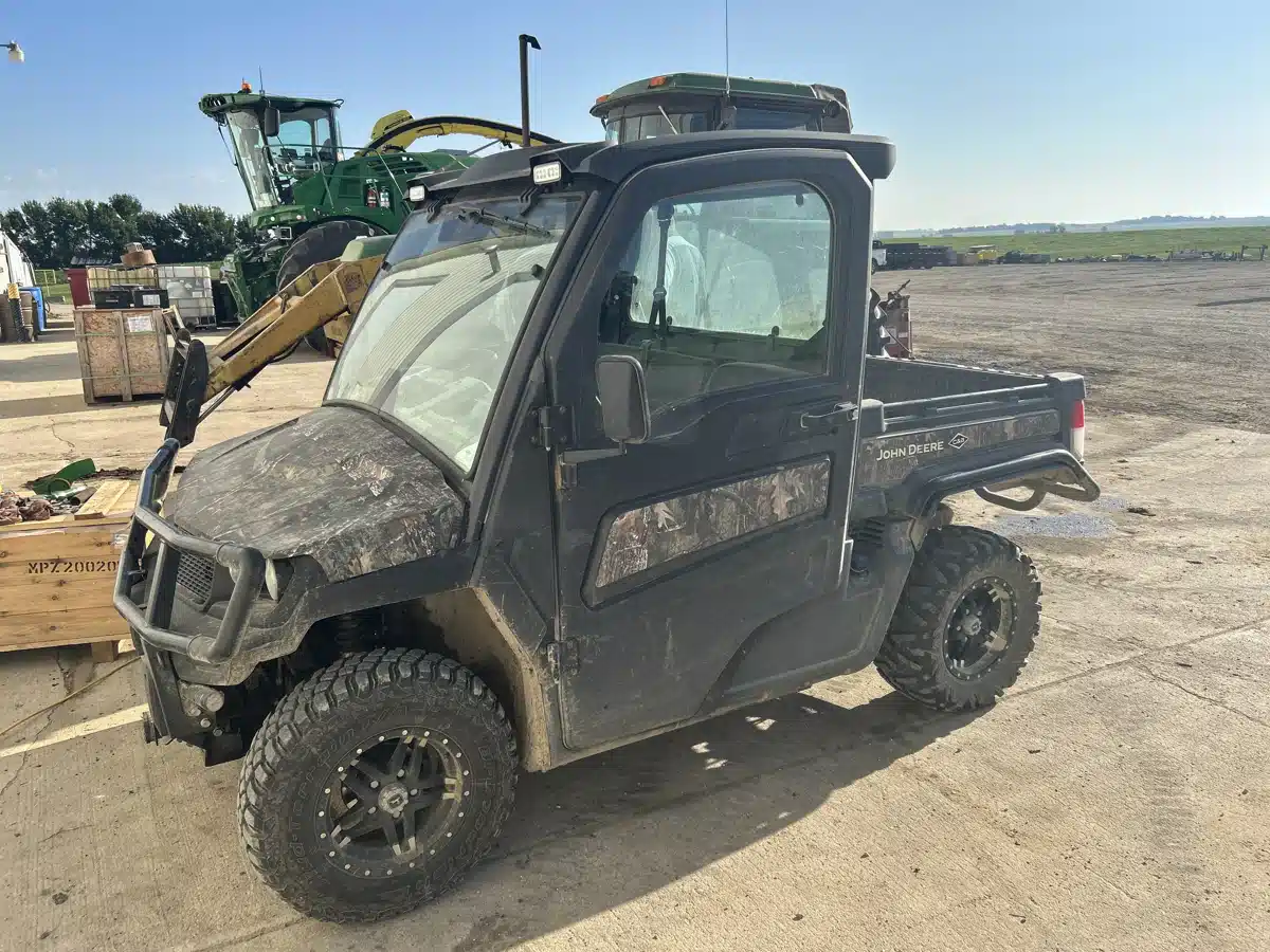 Gallery image 2 for 2022 John Deere XUV 835M Utility Vehicle