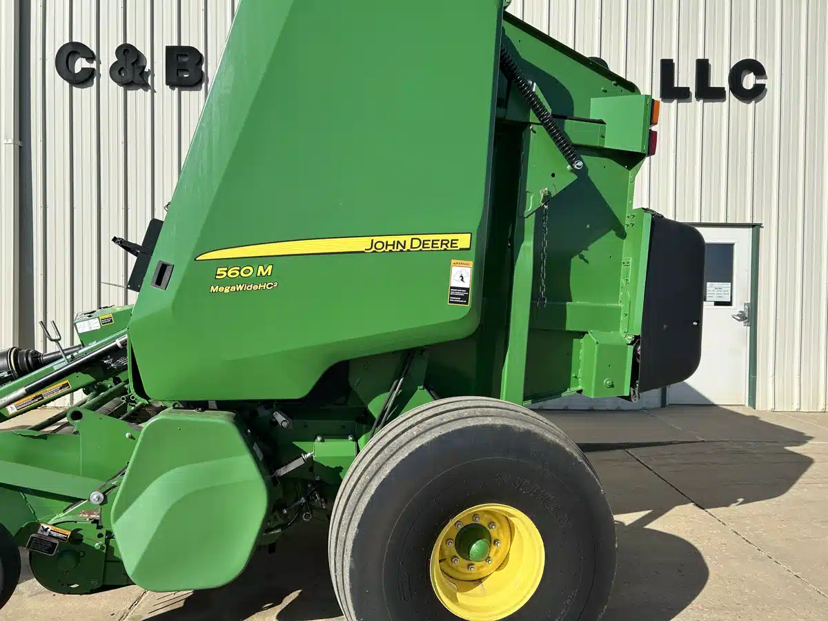 Gallery image 2 for Used 2019 John Deere 560M Round Baler
