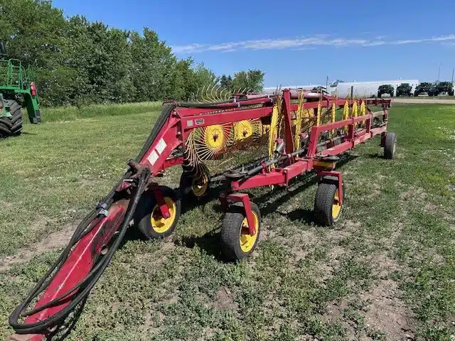 Gallery image 2 for Used New Holland HT-154 Rake