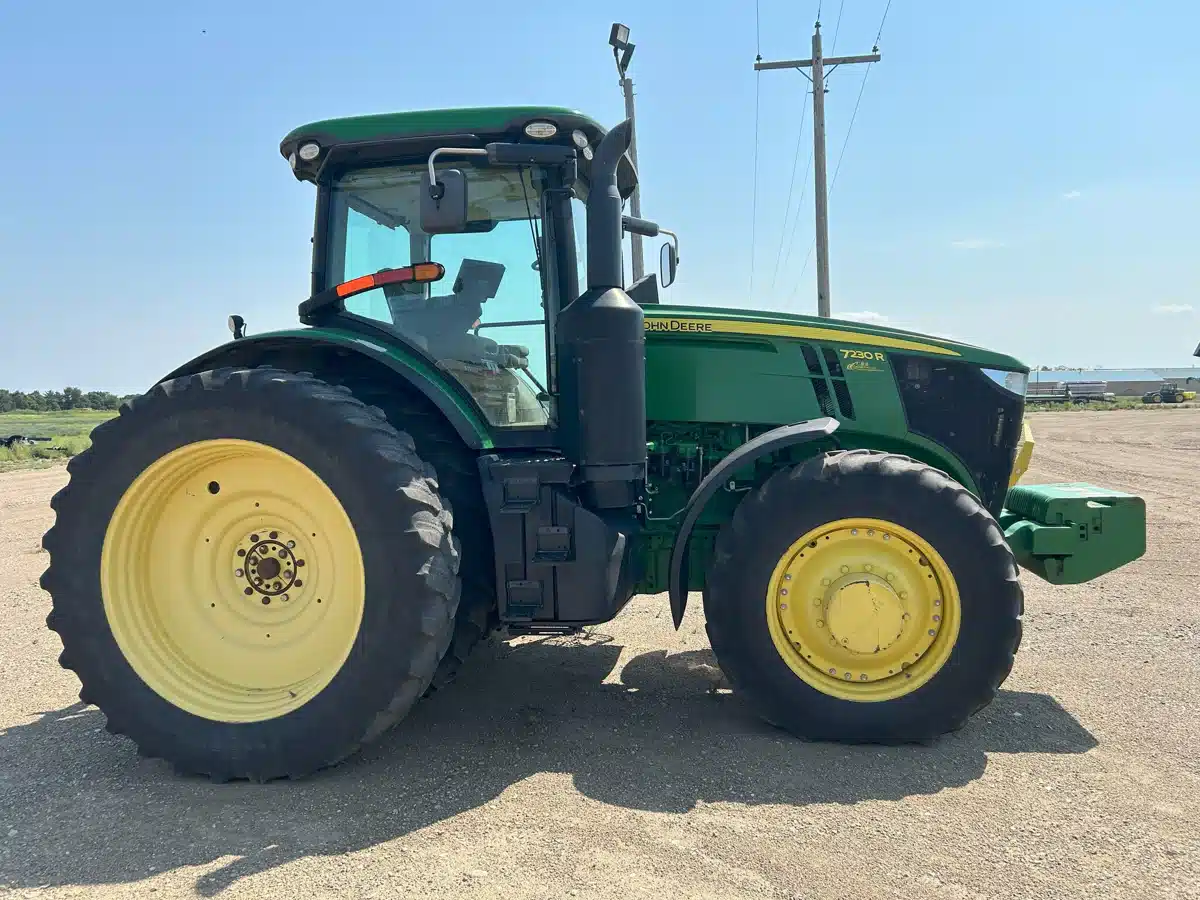 Gallery image 2 for Used 2015 John Deere 7230R Tractor