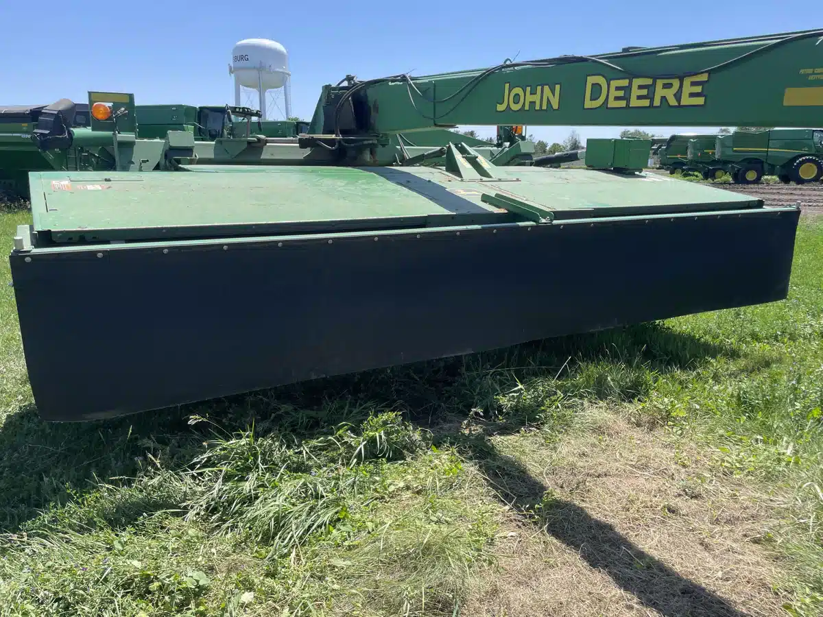 Gallery image 2 for Used 2002 John Deere 956 Disc Mower Conditioner