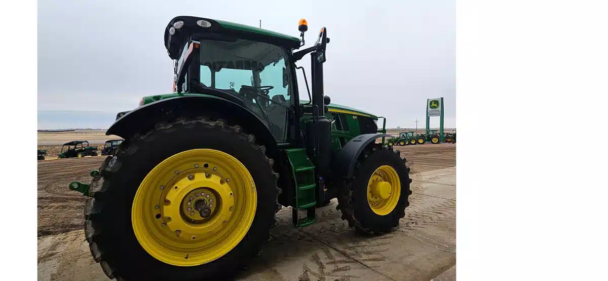 Gallery image 2 for Used 2024 John Deere 6R 215 Tractor