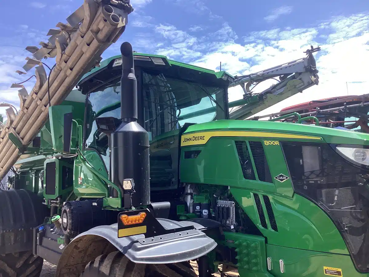 Gallery image 1 for Used 2024 John Deere 800R Sprayer - Self Propelled