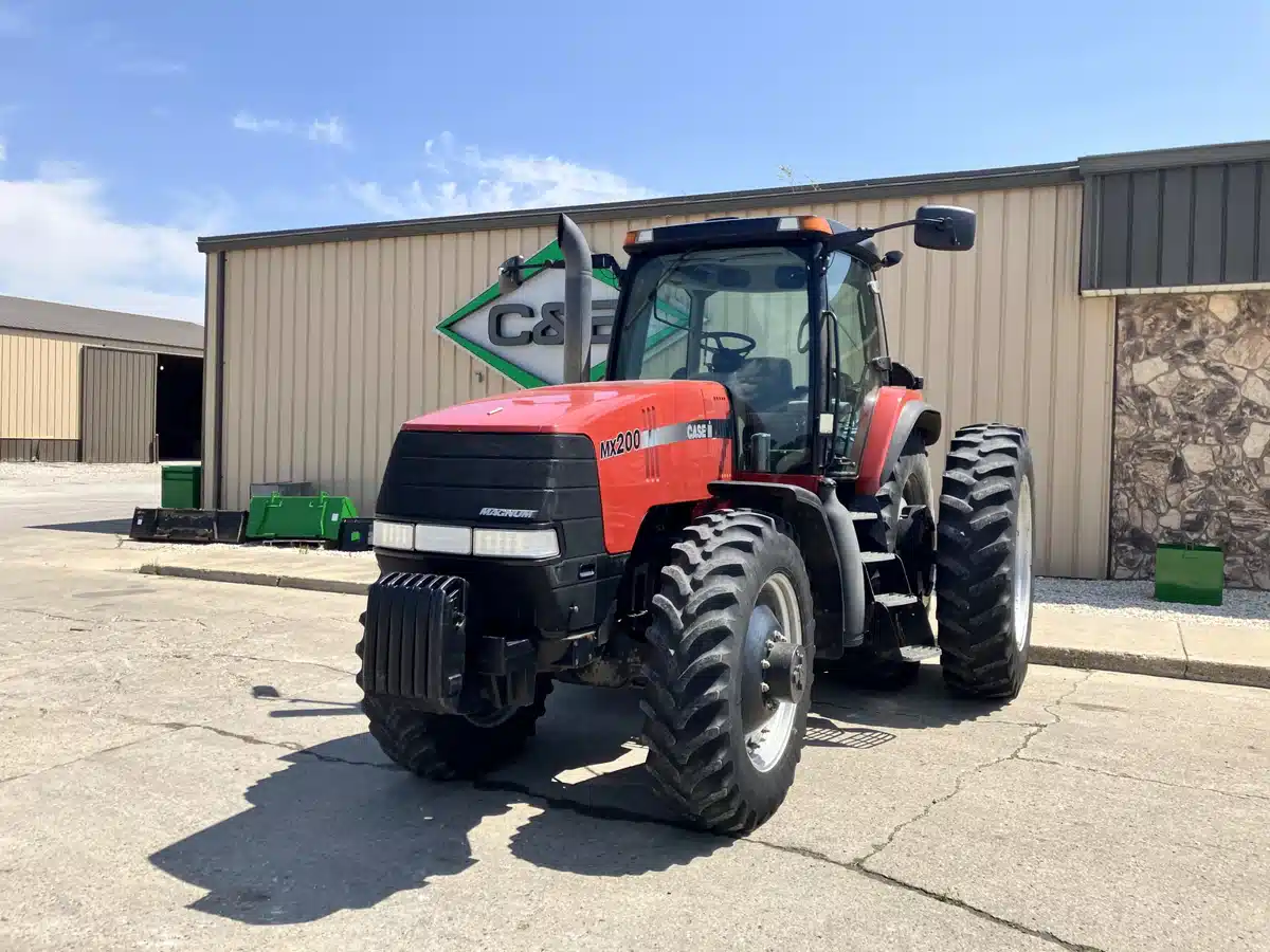 Gallery image 2 for Used 2002 Case IH MX200 Tractor