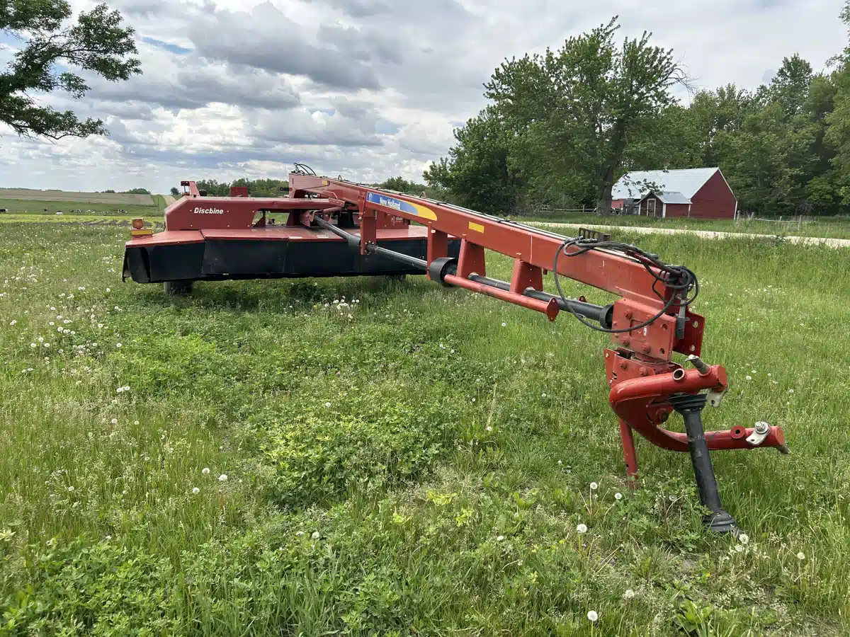 Gallery image 1 for Used 2012 New Holland H7460 Disc Mower Conditioner