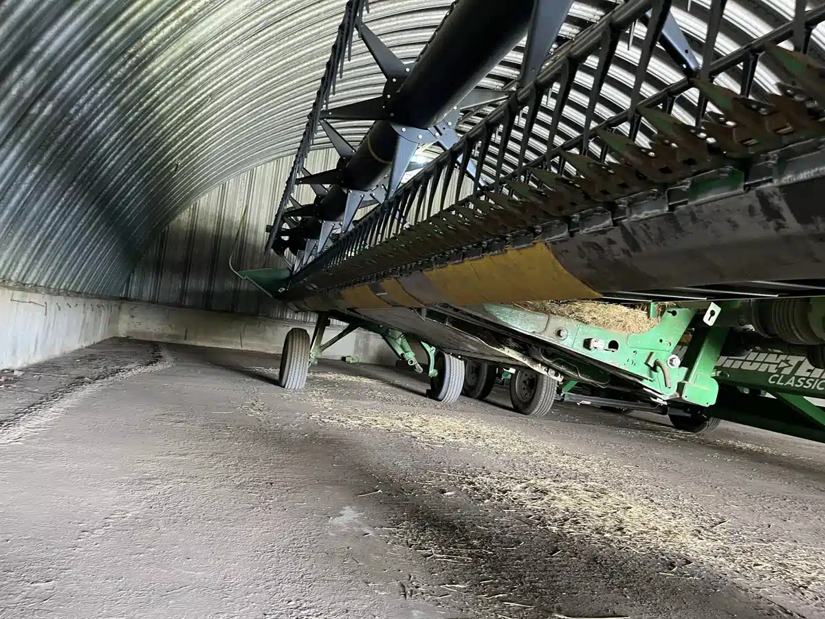 Gallery image 2 for Used 2018 John Deere 735FD Header - Draper