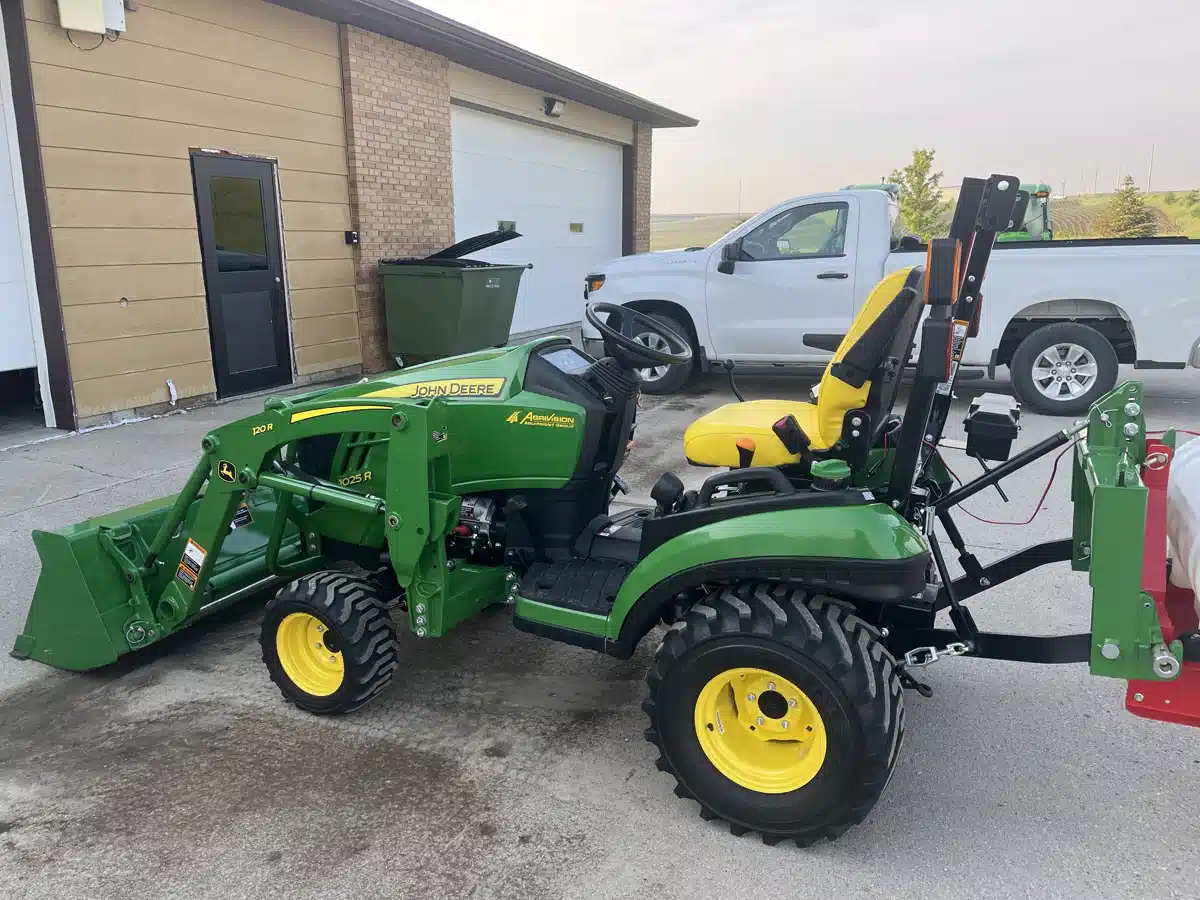 Gallery image 2 for Used 2020 John Deere 1025R Tractor