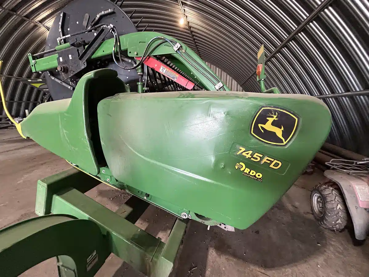 Gallery image 2 for Used 2019 John Deere 745FD Header - Draper