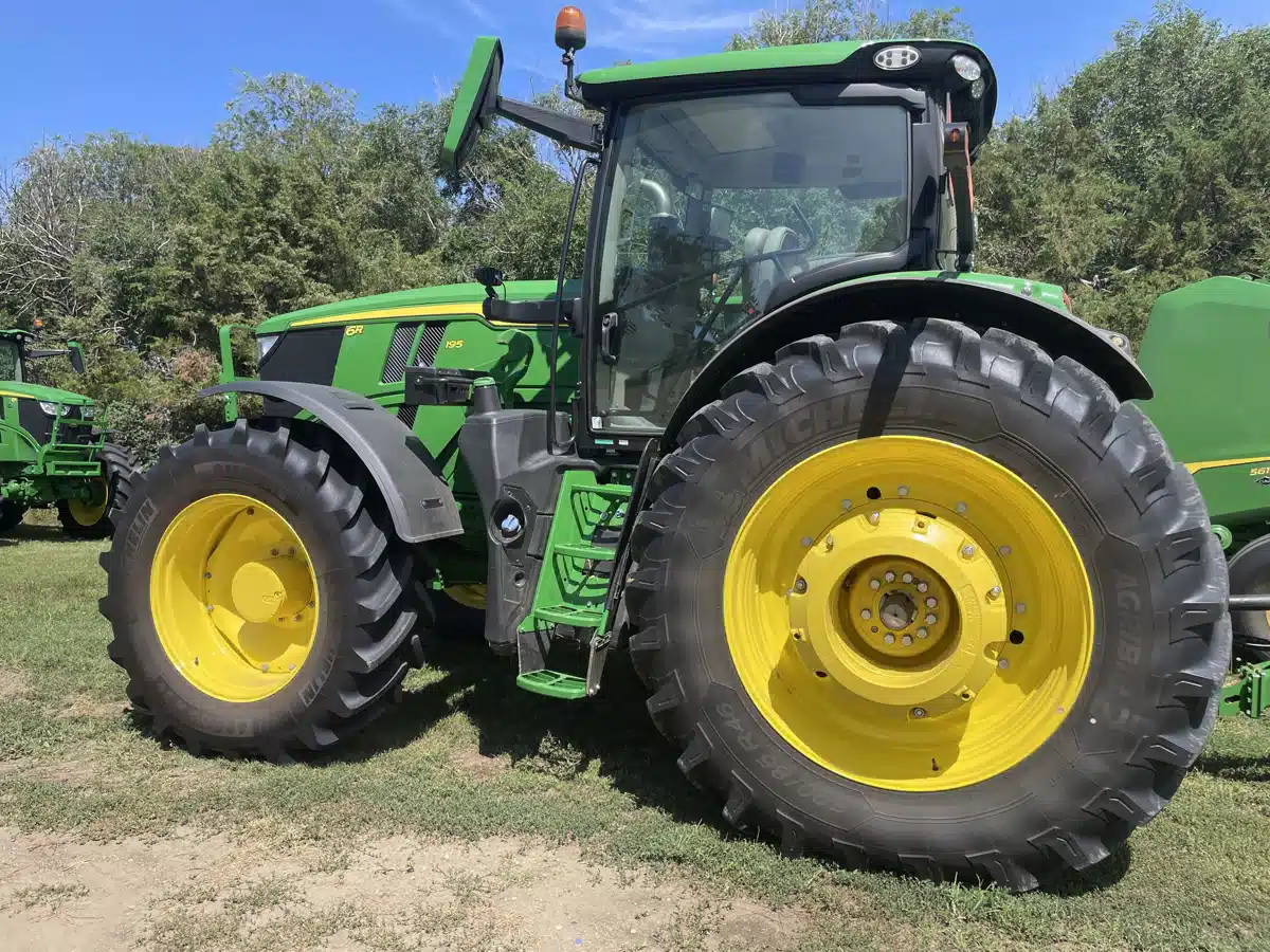 Gallery image 1 for Used 2025 John Deere 6R 195 Tractor