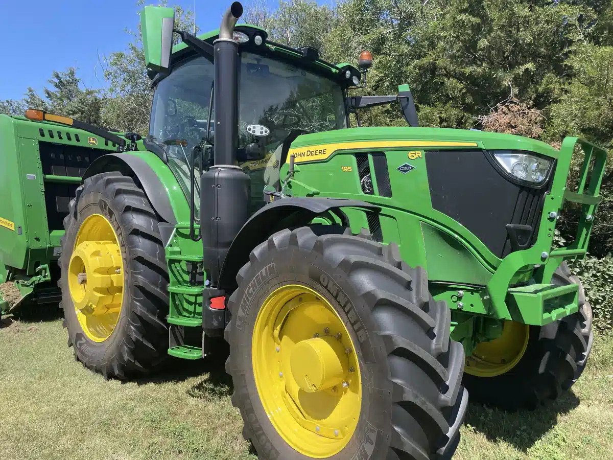 Gallery image 2 for 2025 John Deere 6R 195 Tractor