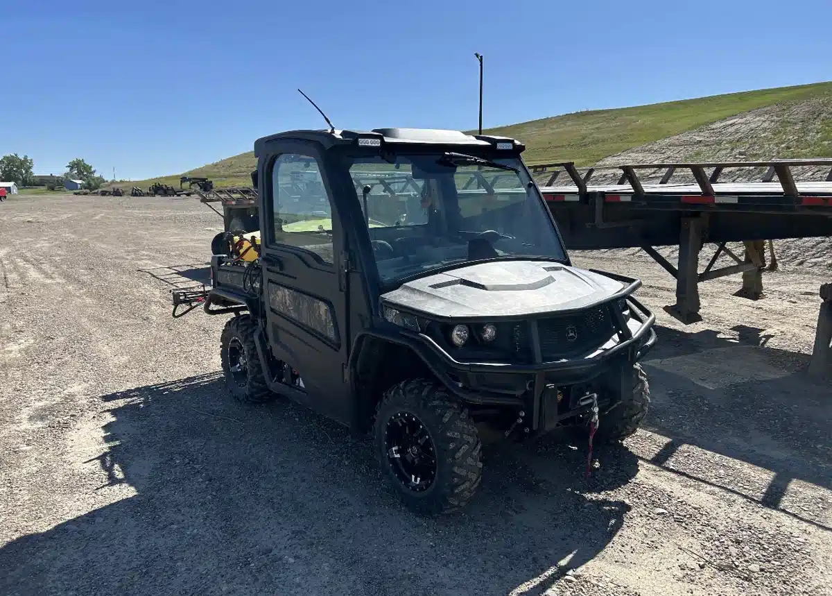 Gallery image 2 for Used 2021 John Deere XUV 835R Utility Vehicle