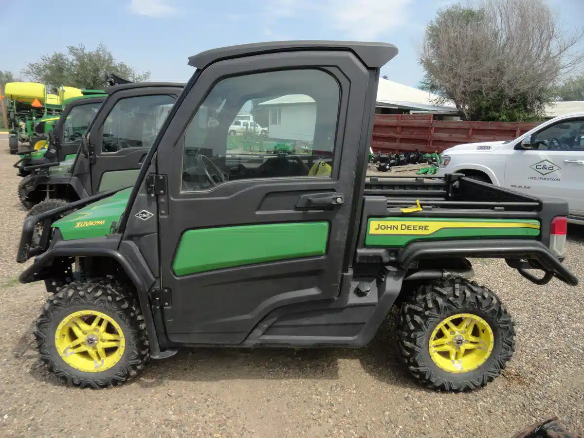 Gallery image 2 for 2022 John Deere XUV 835M Utility Vehicle